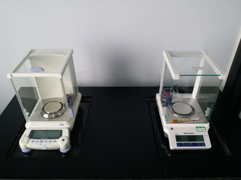 十萬(wàn)分之一精密分析天平